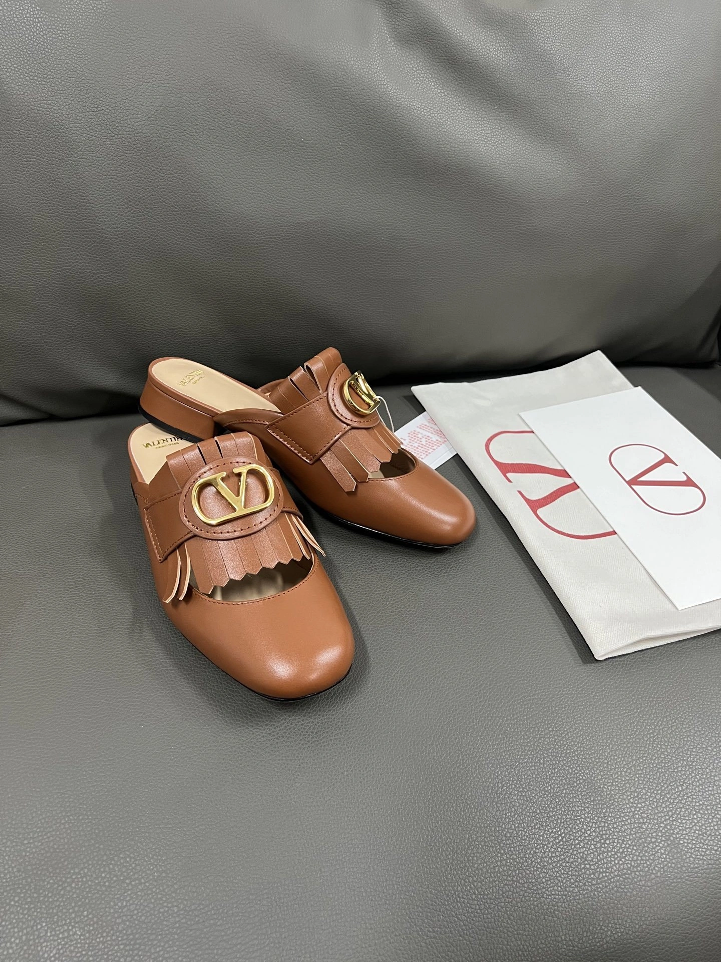 COCO-- V1859ti9o 6W2S0LP8DSHN58 Heel height： 2.5CM Calfskin item:E-X194D4044